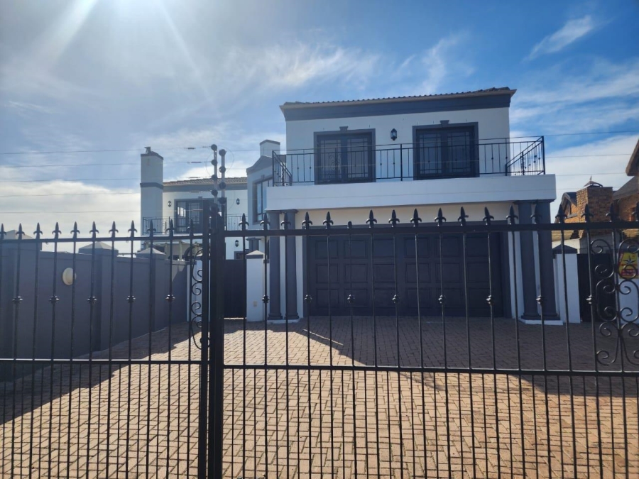 To Let 4 Bedroom Property for Rent in Parklands Western Cape